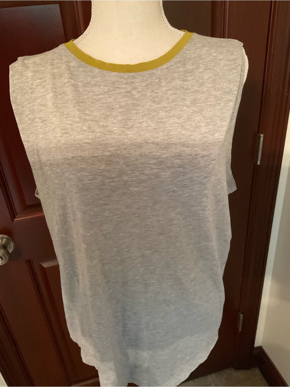 Lululemon Tee. Sz. Med./Lg